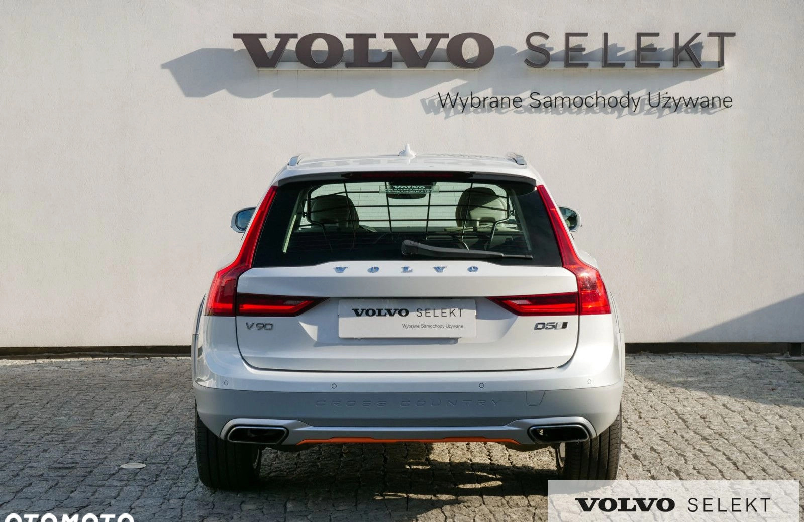 Volvo V90 Cross Country cena 152900 przebieg: 131120, rok produkcji 2018 z Gąbin małe 781